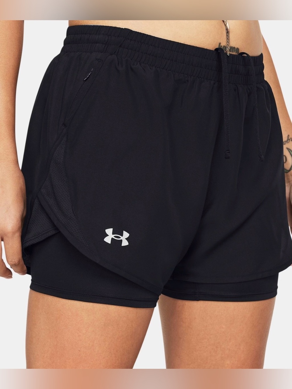 NWT Under armour short fitted womens large black